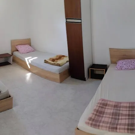 Skopje Apartment شقة *