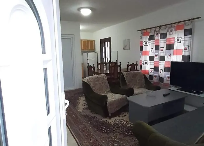 Skopje Apartment شقة *